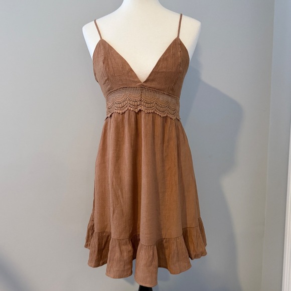 Love Tree Womens Dress Brown Crochet Waist Ruffle Hem Spaghetti Strap L - Picture 2 of 13